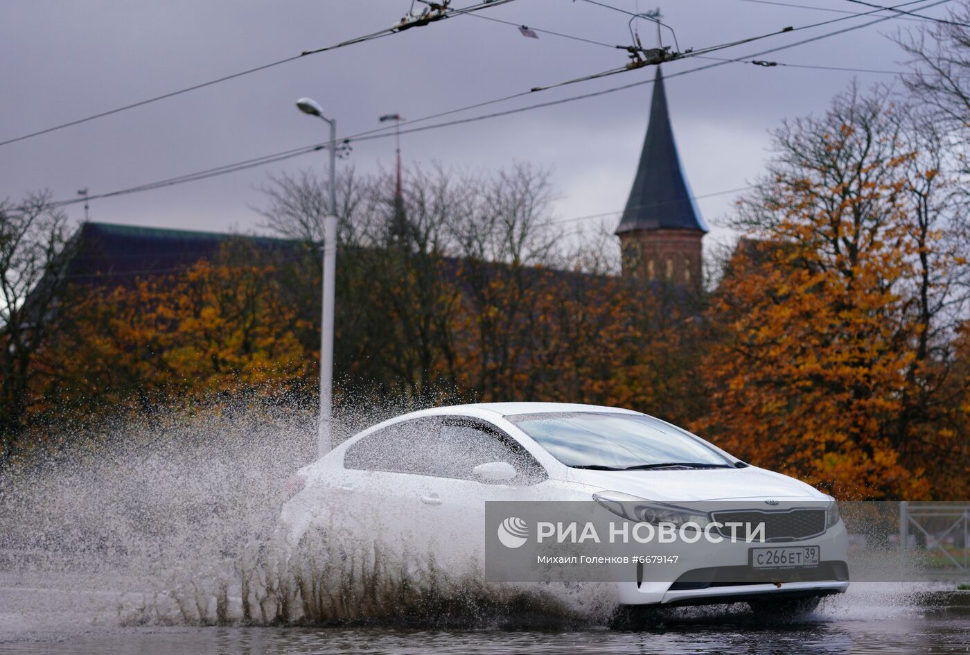 Последствия шторма в Калининграде