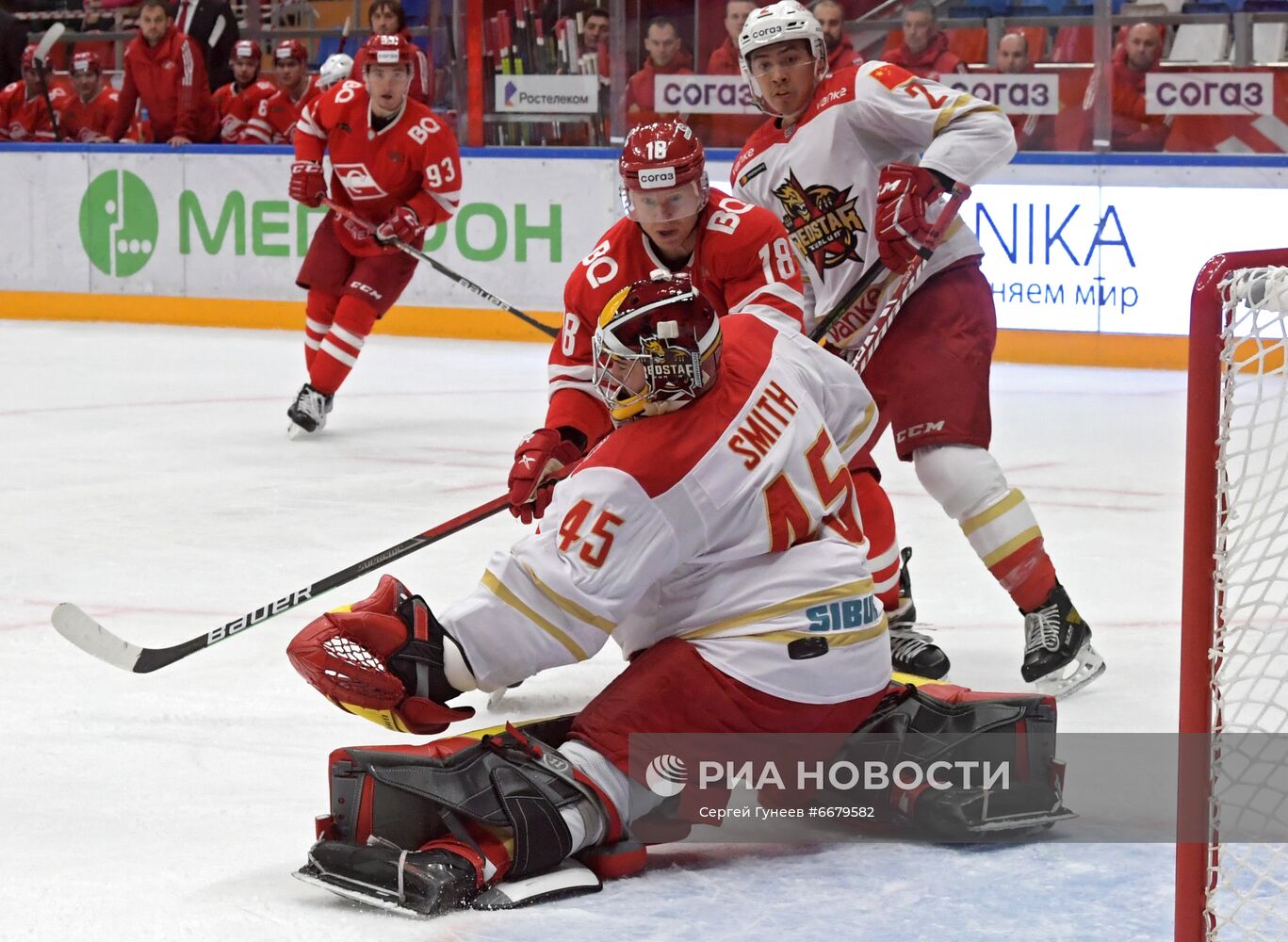 Хоккей. КХЛ. Матч "Спартак" - "Куньлунь"