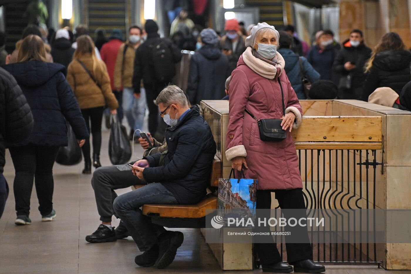 В Москве вводятся новые ограничительные меры из-за коронавируса