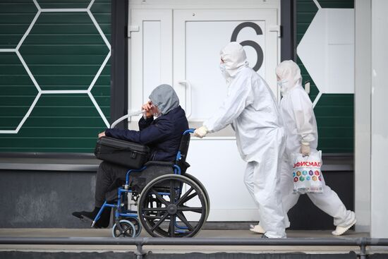 Отделение для больных коронавирусом в госпитале Минобороны РФ в Волгограде