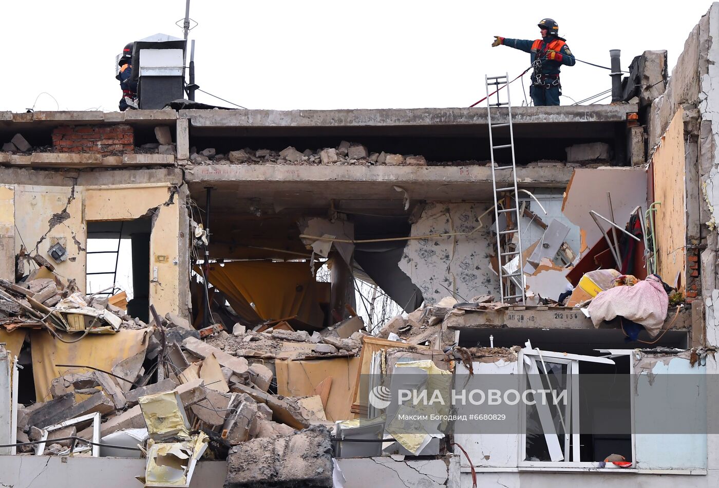 Взрыв в жилом доме в Набережных Челнах