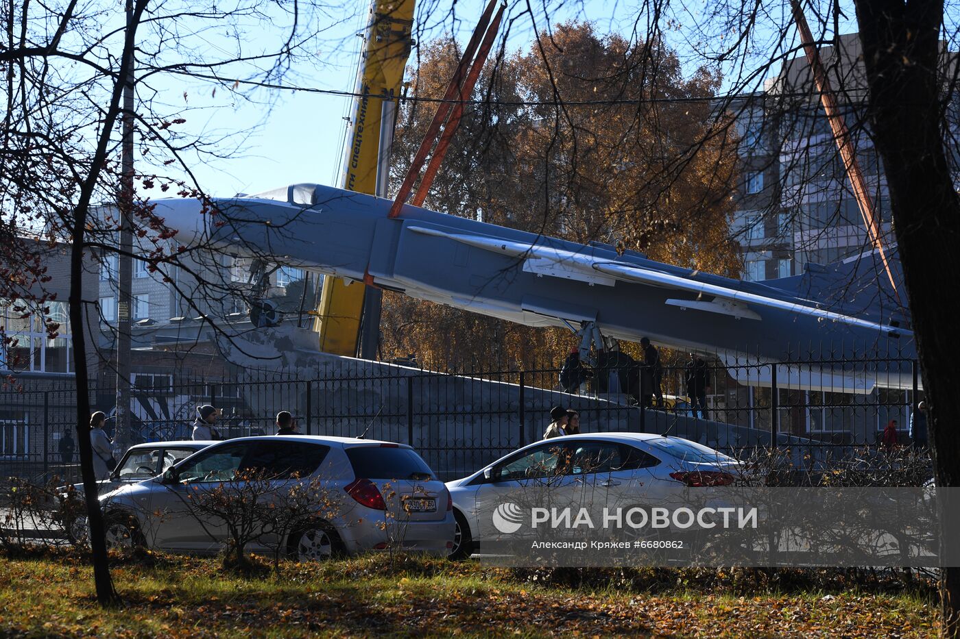 Открытие самолета-памятника Су-24 на территории НГТУ