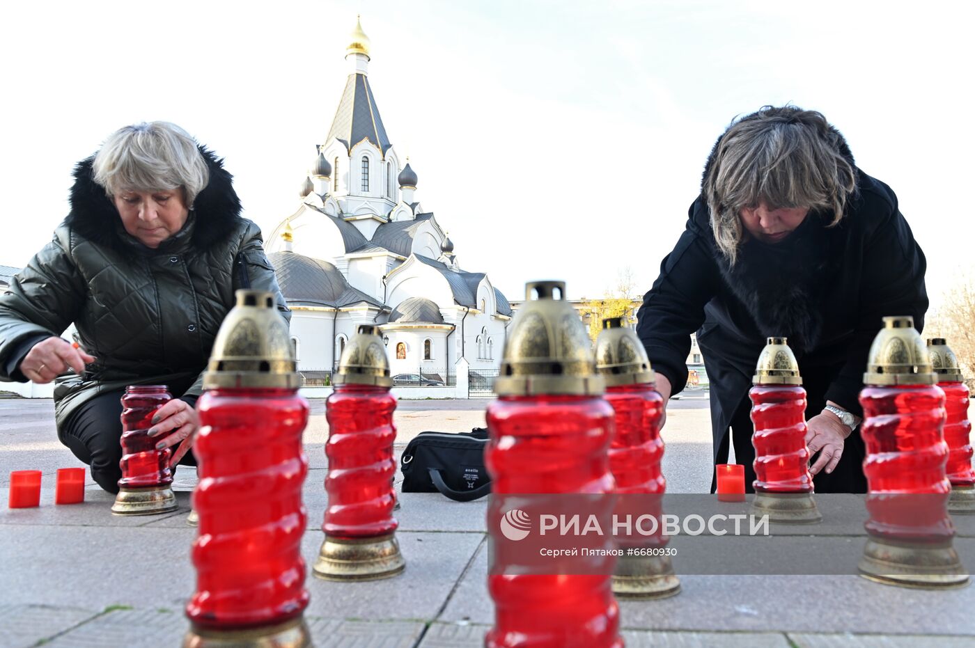 Памятные мероприятия у Театрального центра на Дубровке