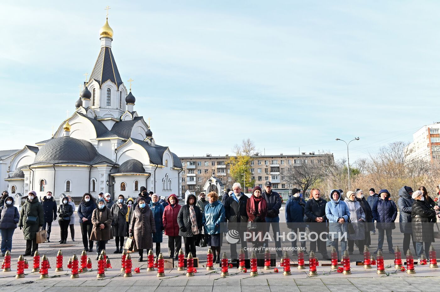 Памятные мероприятия у Театрального центра на Дубровке