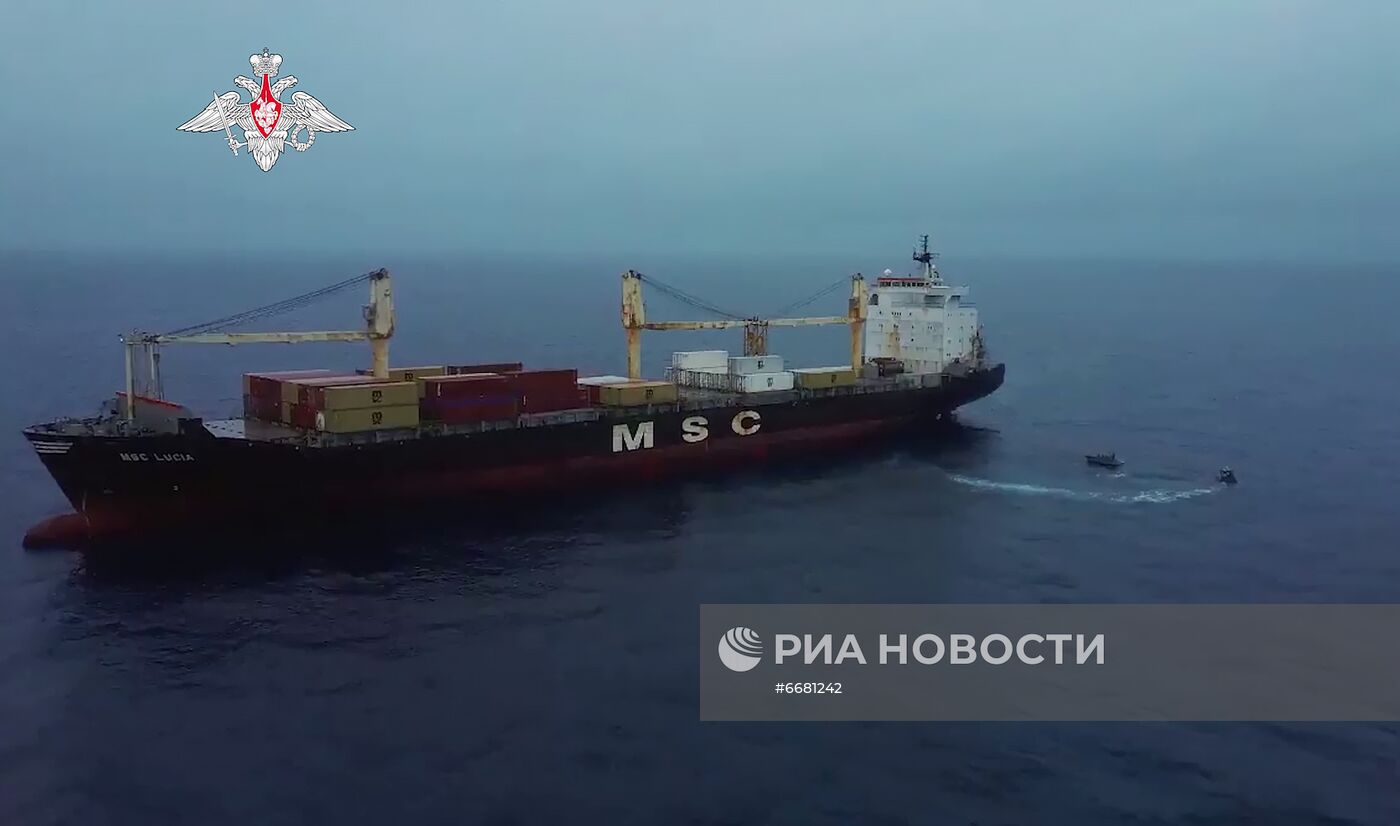 Освобождение российскими моряками контейнеровоза в Гвинейском заливе