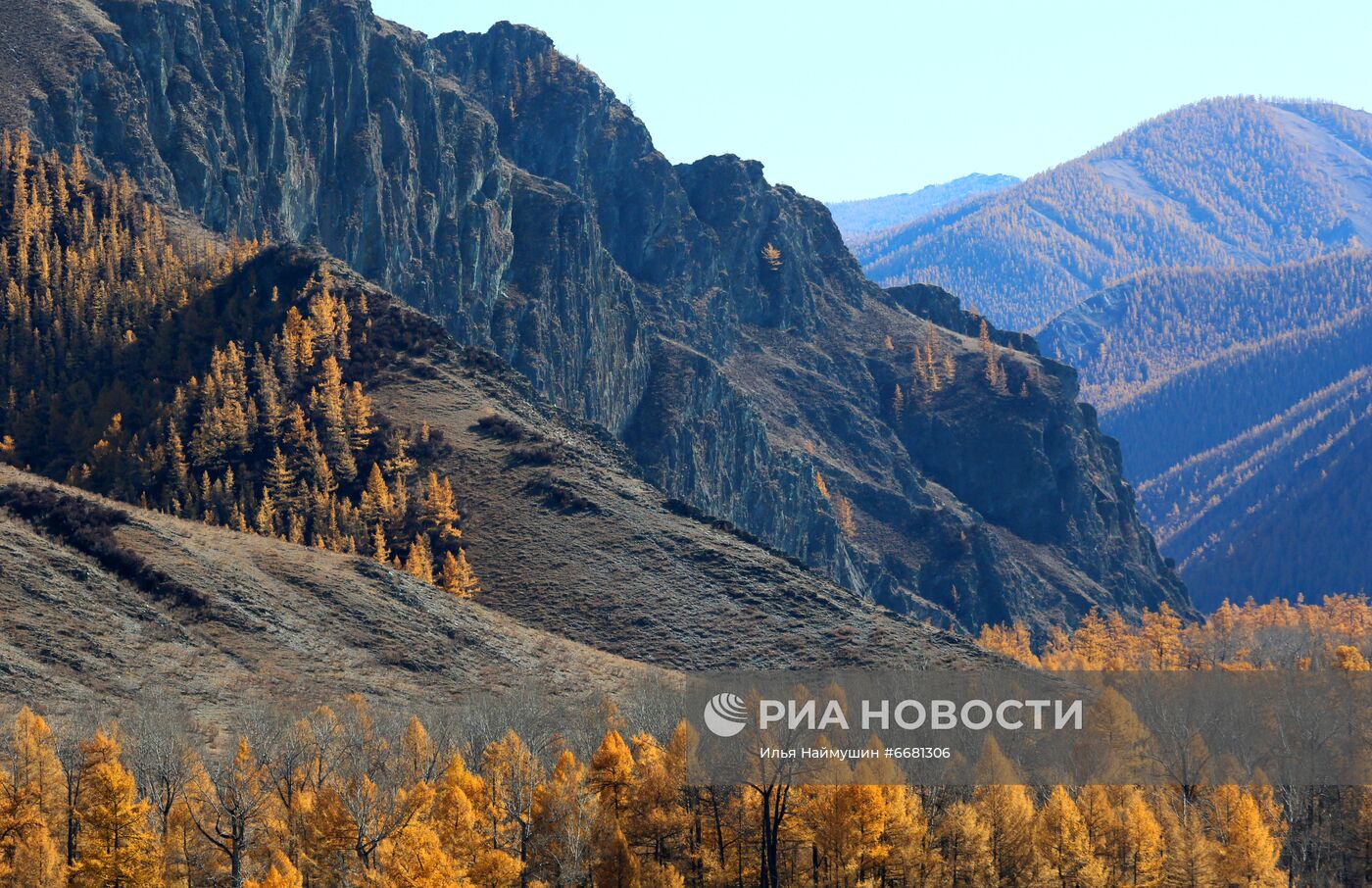 Ландшафты среднегорья на западе Тувы