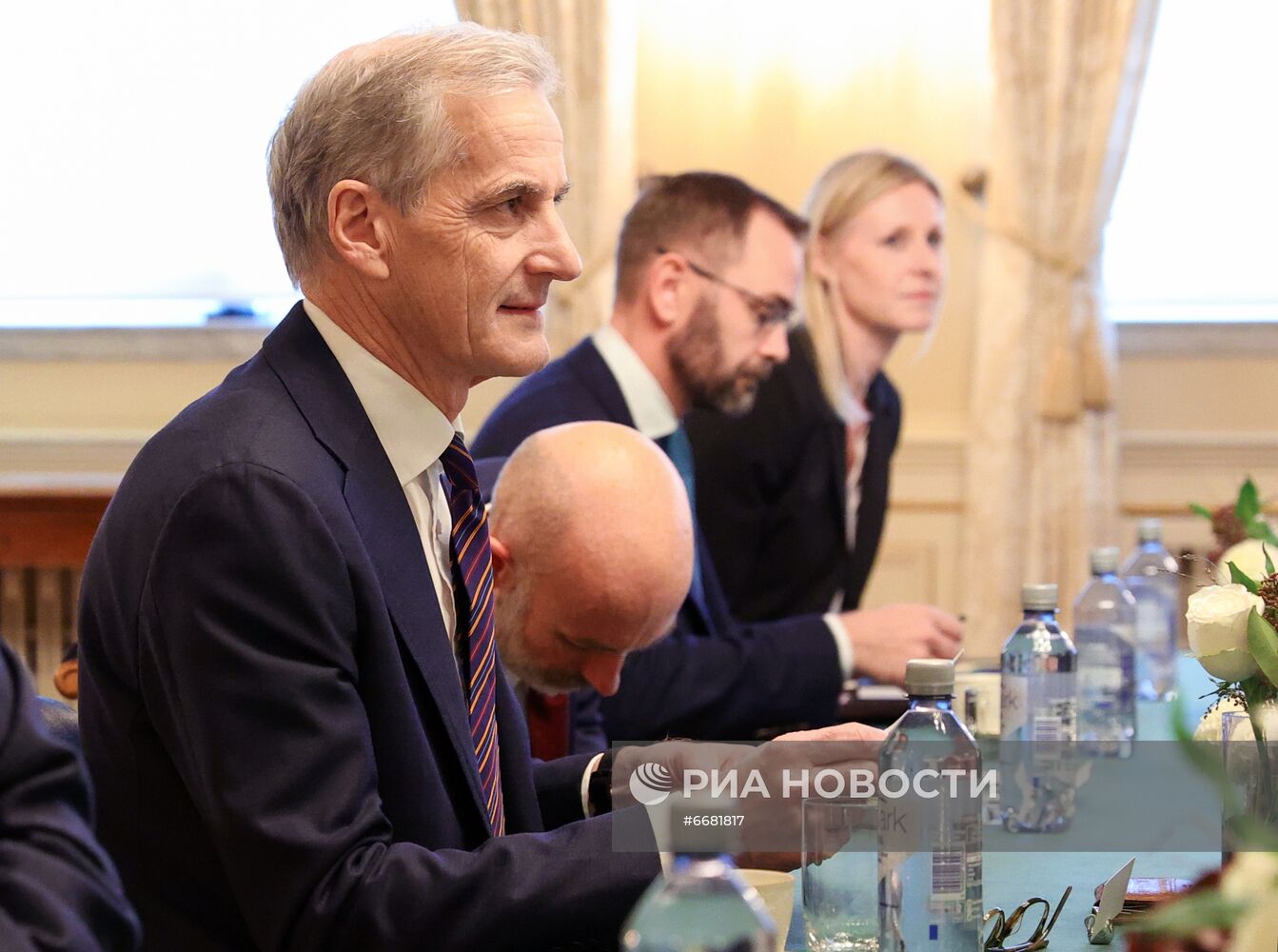 Встреча главы МИД РФ С. Лаврова с премьер-министром Норвегии Й. Стере