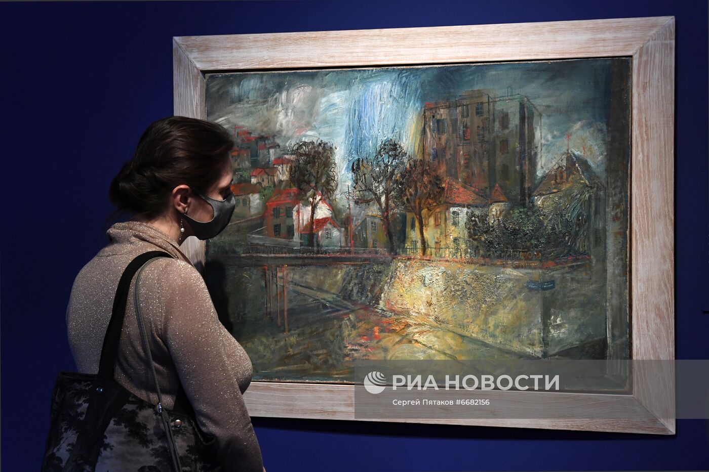 Презентация лотов русских торгов аукционного дома Sotheby's