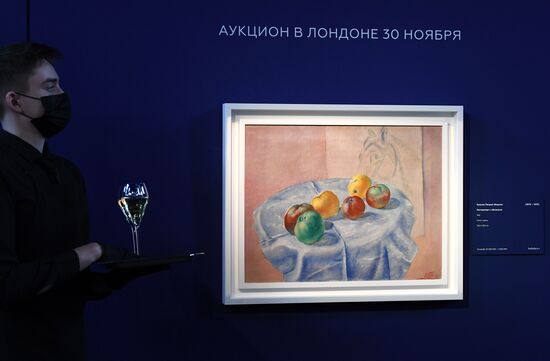 Презентация лотов русских торгов аукционного дома Sotheby's
