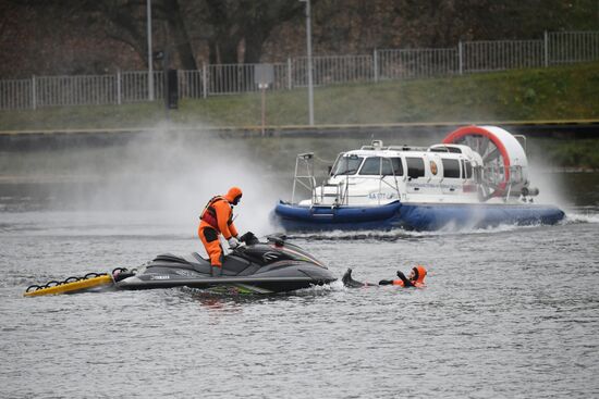 Водные спасатели готовятся к зимнему периоду