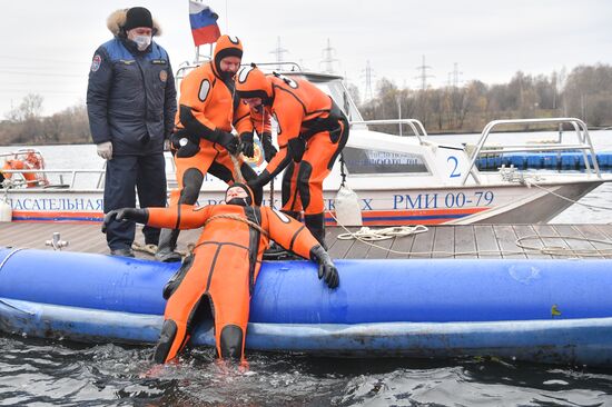 Водные спасатели готовятся к зимнему периоду
