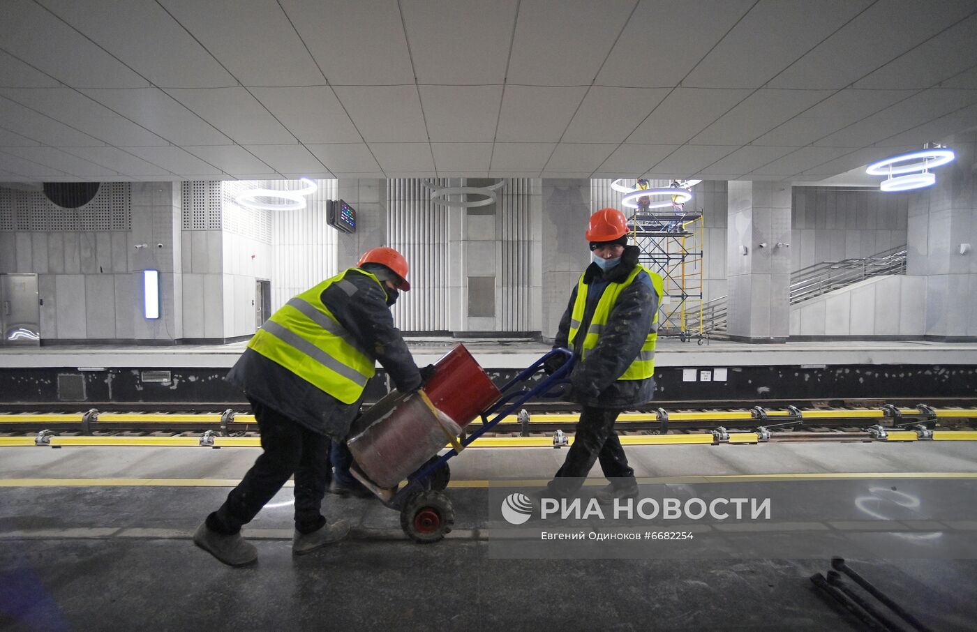 Строительство станции метро "Терехово" 