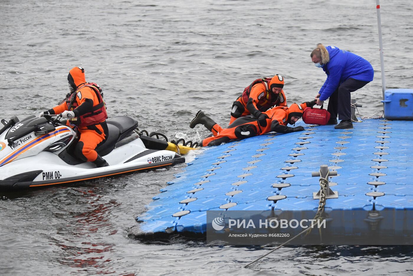 Водные спасатели готовятся к зимнему периоду