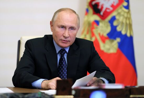 Президент РФ В. Путин провел совещание по вопросам освоения ресурсного потенциала полуострова Ямал