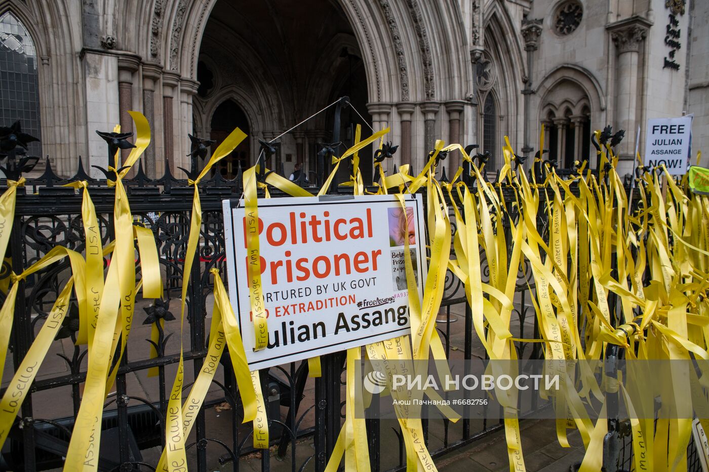 Акция в поддержку Д. Ассанжа в Лондоне