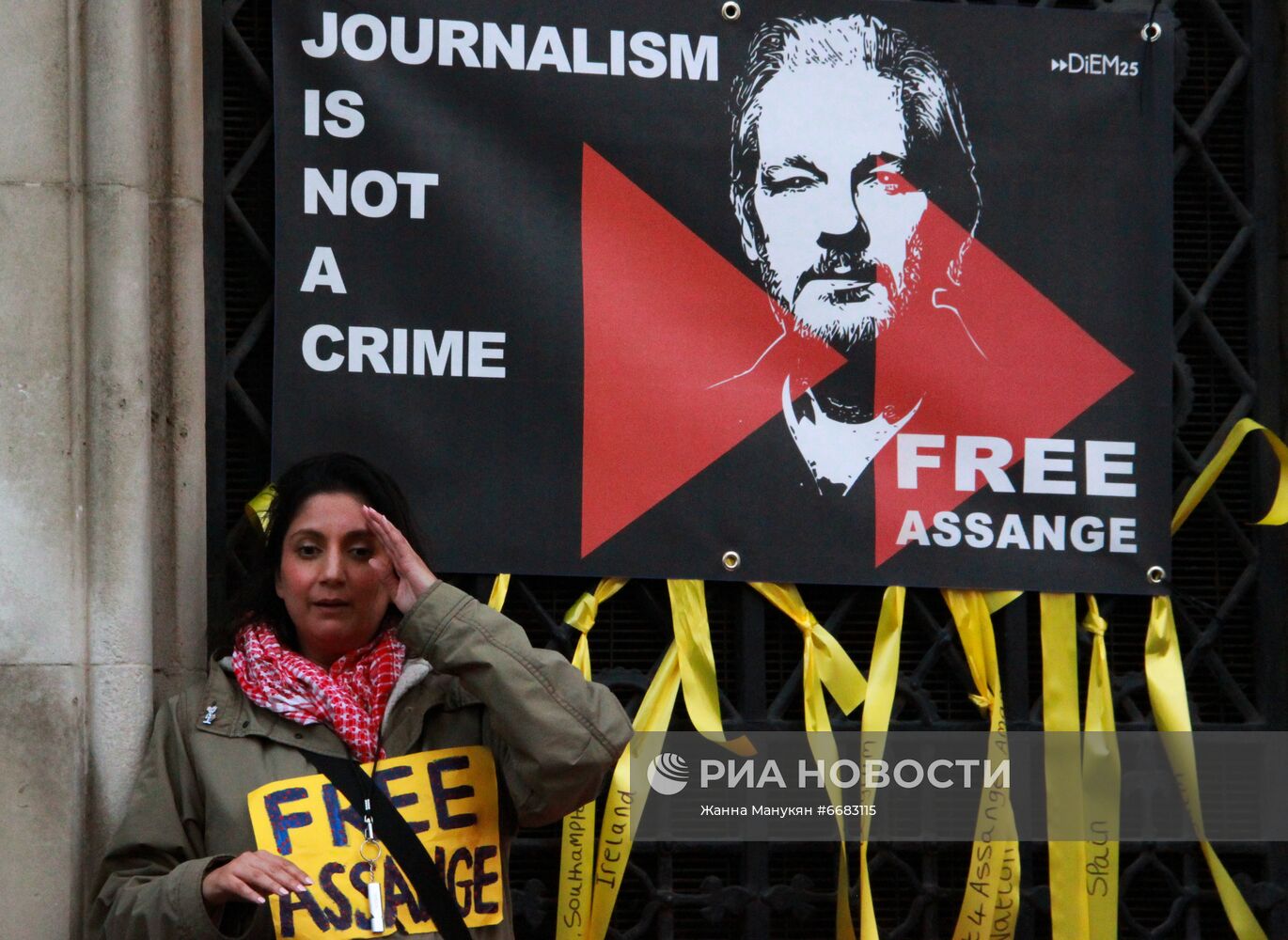 Акция в поддержку Д. Ассанжа в Лондоне