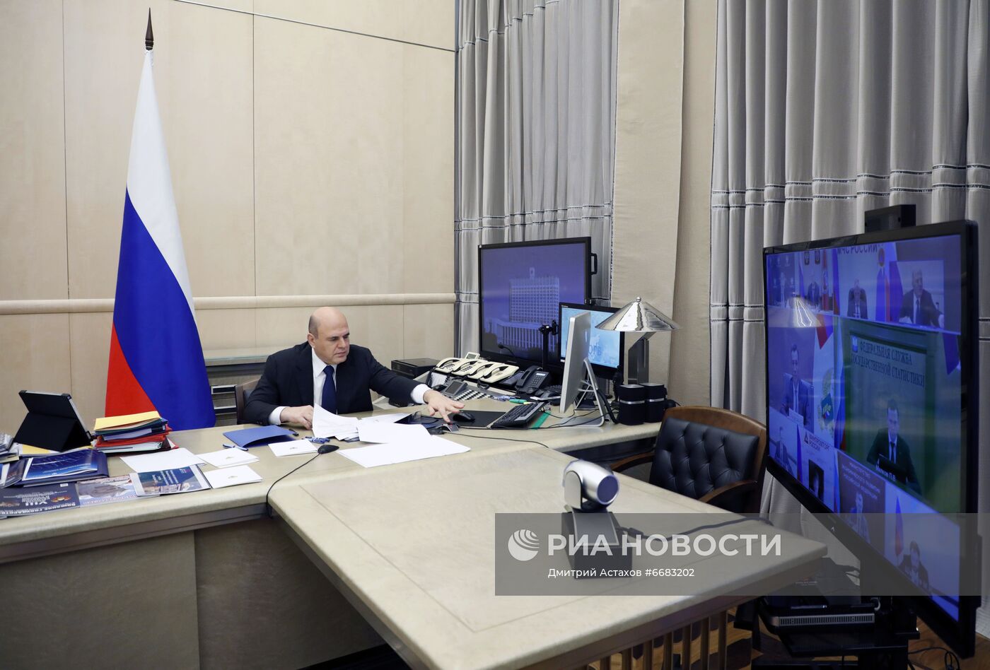 Премьер-министр РФ М. Мишустин провел заседание правительства РФ