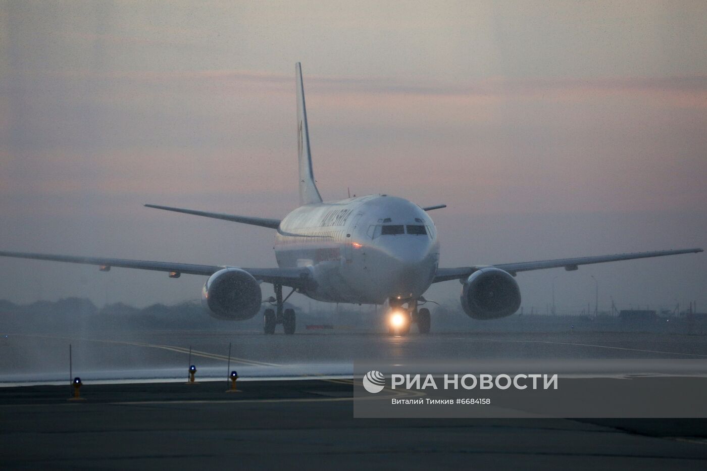 Встреча первого рейса авиакомпании Almasria Universal Airlines из Шарм-эль-Шейха в Краснодаре