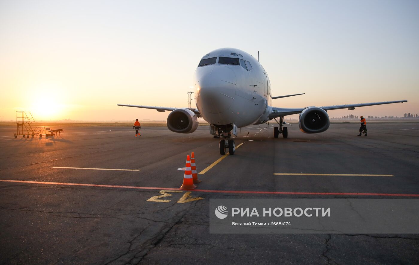 Встреча первого рейса авиакомпании Almasria Universal Airlines из Шарм-эль-Шейха в Краснодаре
