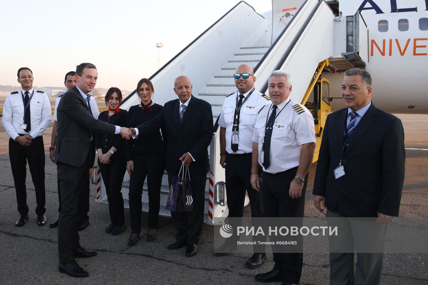 Встреча первого рейса авиакомпании Almasria Universal Airlines из Шарм-эль-Шейха в Краснодаре