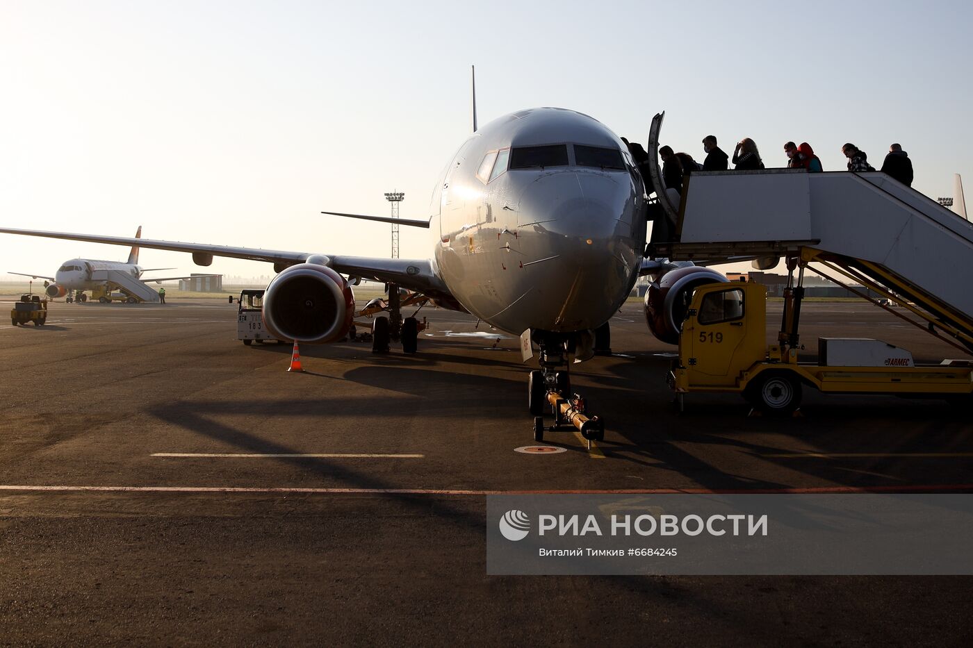 Встреча первого рейса авиакомпании Almasria Universal Airlines из Шарм-эль-Шейха в Краснодаре