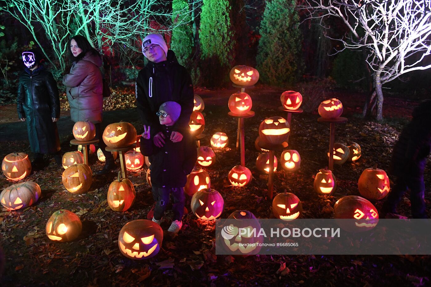 Празднование Хэллоуина в парке развлечений "Дримлэнд" в Минске