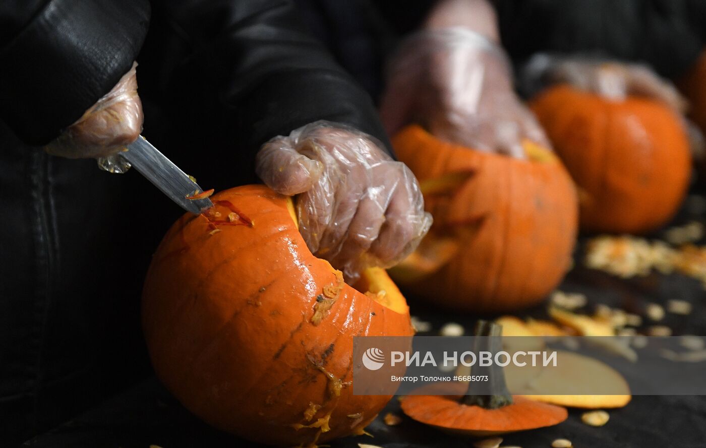 Празднование Хэллоуина в парке развлечений "Дримлэнд" в Минске