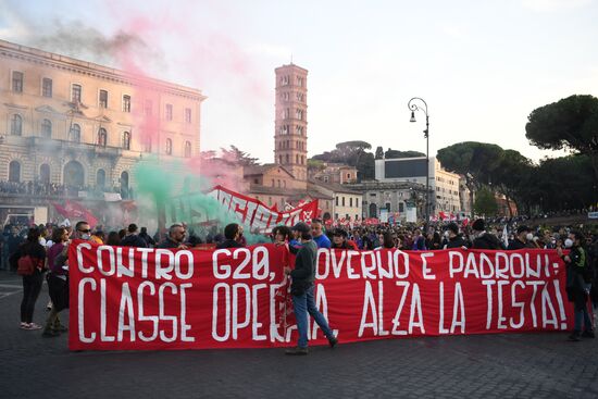 Акция протеста в Риме, приуроченная к саммиту G20