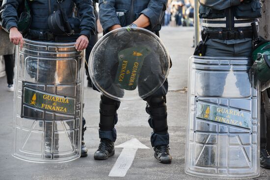 Акция протеста в Риме, приуроченная к саммиту G20