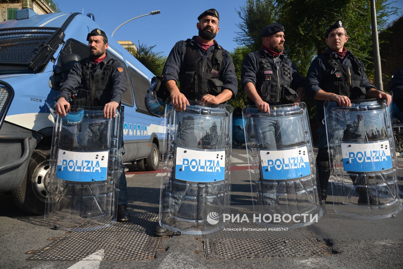 Акция протеста в Риме, приуроченная к саммиту G20