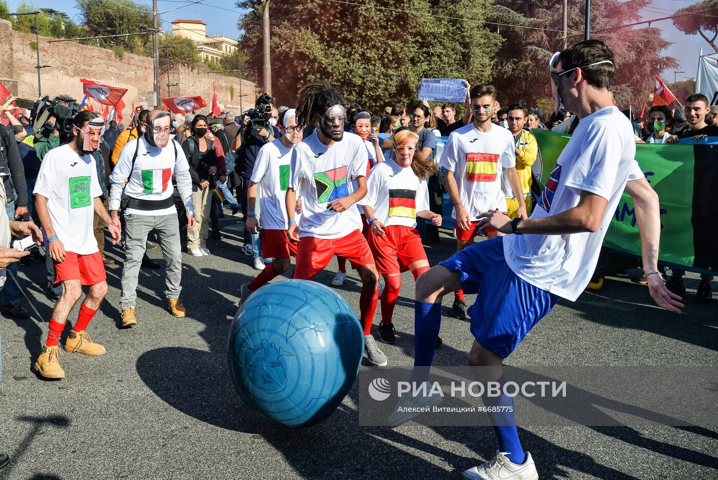 Акция протеста в Риме, приуроченная к саммиту G20