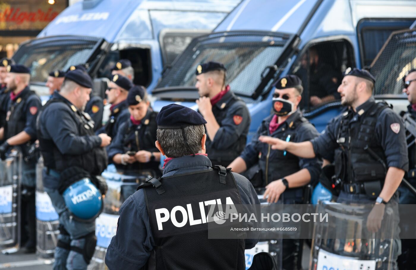 Акция протеста в Риме, приуроченная к саммиту G20