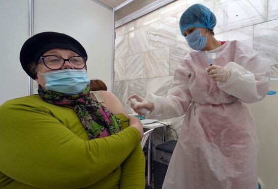 Самый крупный на Южном Урале центр вакцинации от COVID-19 открылся в Челябинске