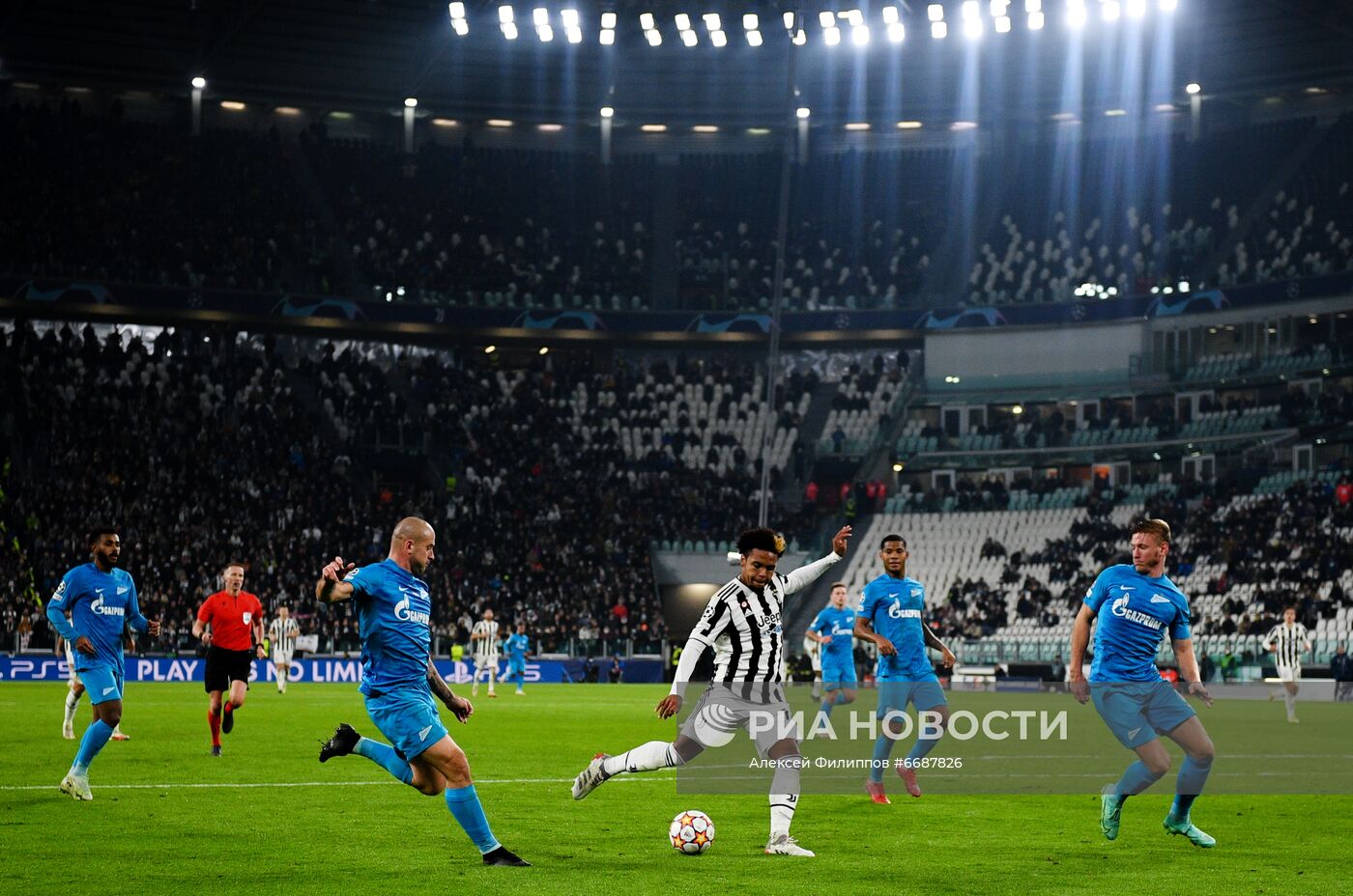 Футбол. Лига чемпионов. Матч "Ювентус" - "Зенит"