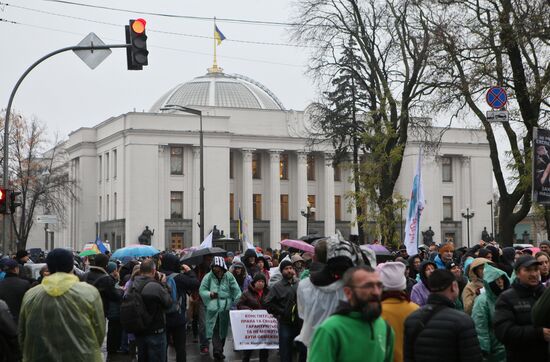Акция в Киеве против ограничений в связи с коронавирусом