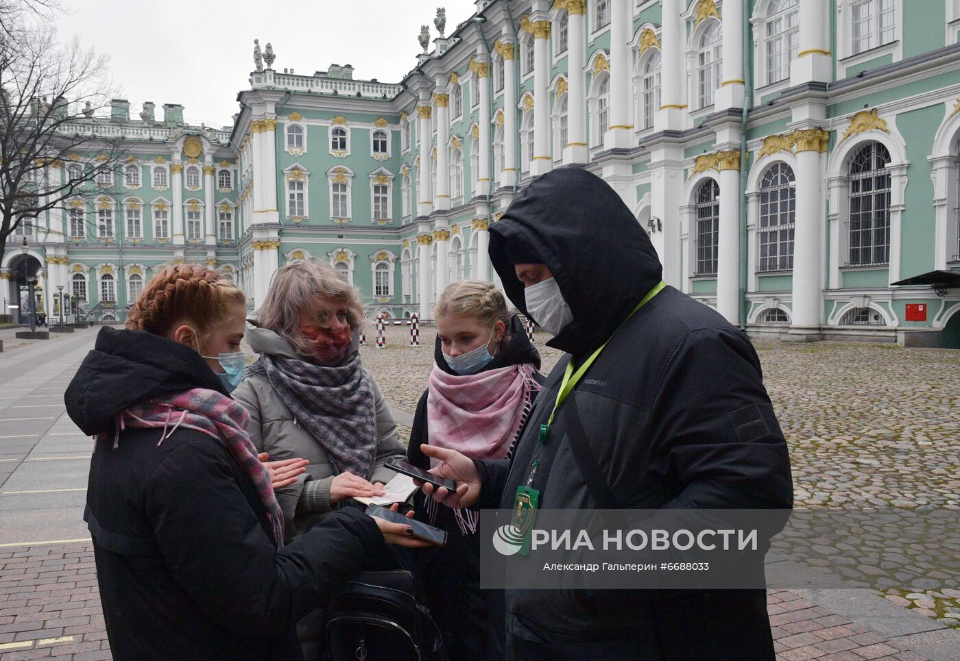 Эрмитаж начал работу по системе QR-кодов