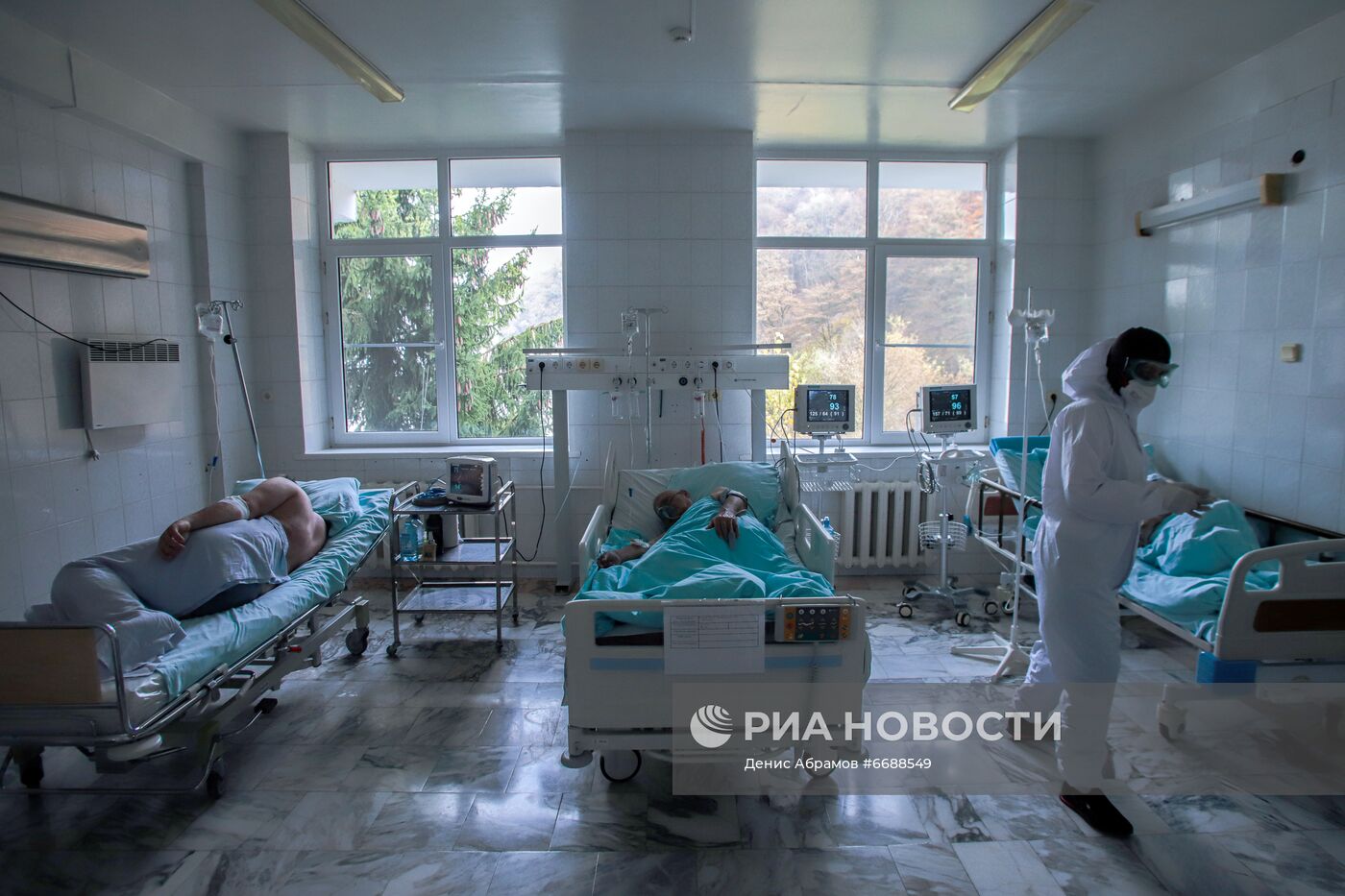 Лечение больных COVID-19 в регионах России