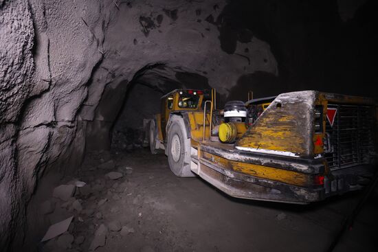 Добыча и переработка апатито-нефелинового концентрата на рудниках компании "ФосАгро"