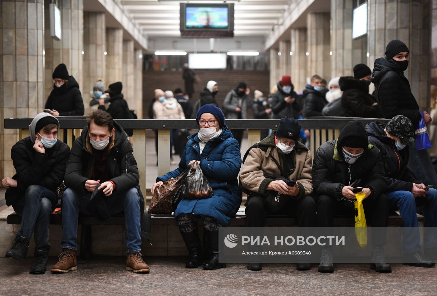 Рейд по соблюдению масочного режима в метрополитене 