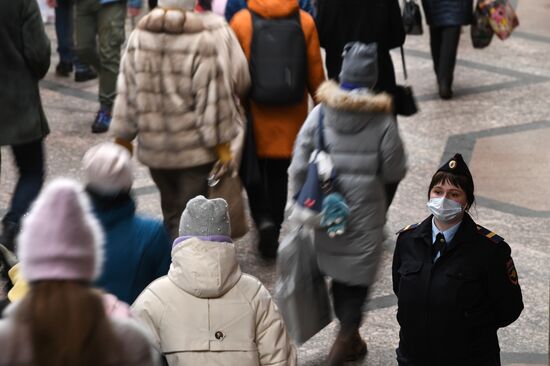 Рейд по соблюдению масочного режима в метрополитене 