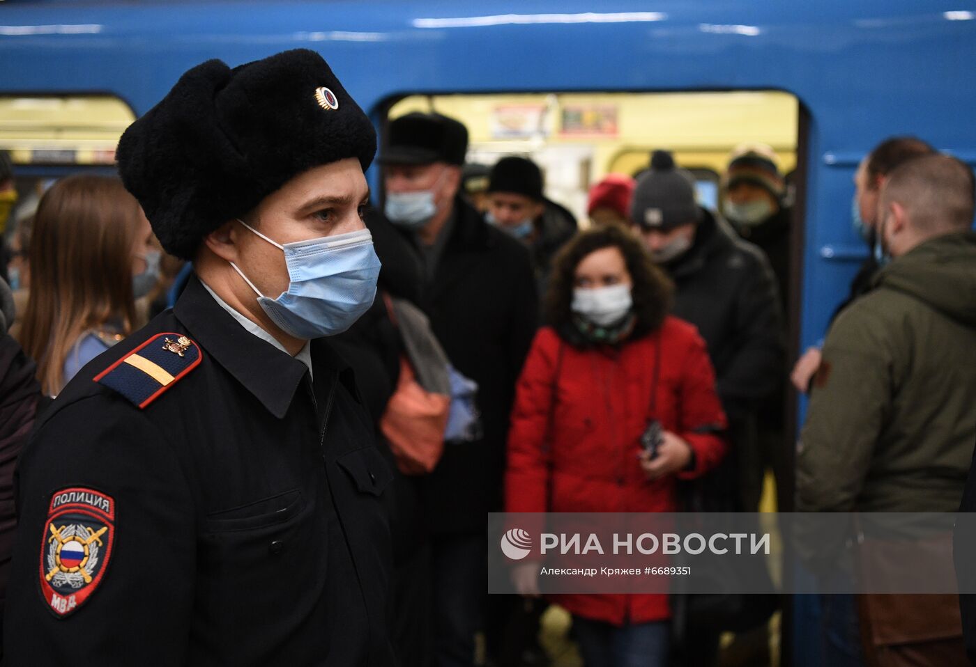 Рейд по соблюдению масочного режима в метрополитене 