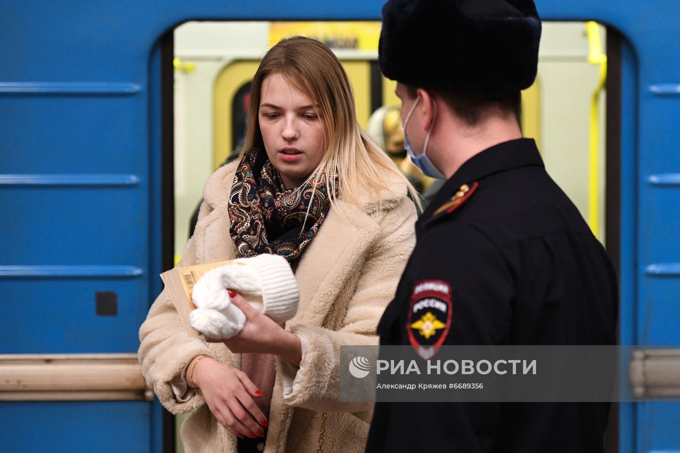 Рейд по соблюдению масочного режима в метрополитене 