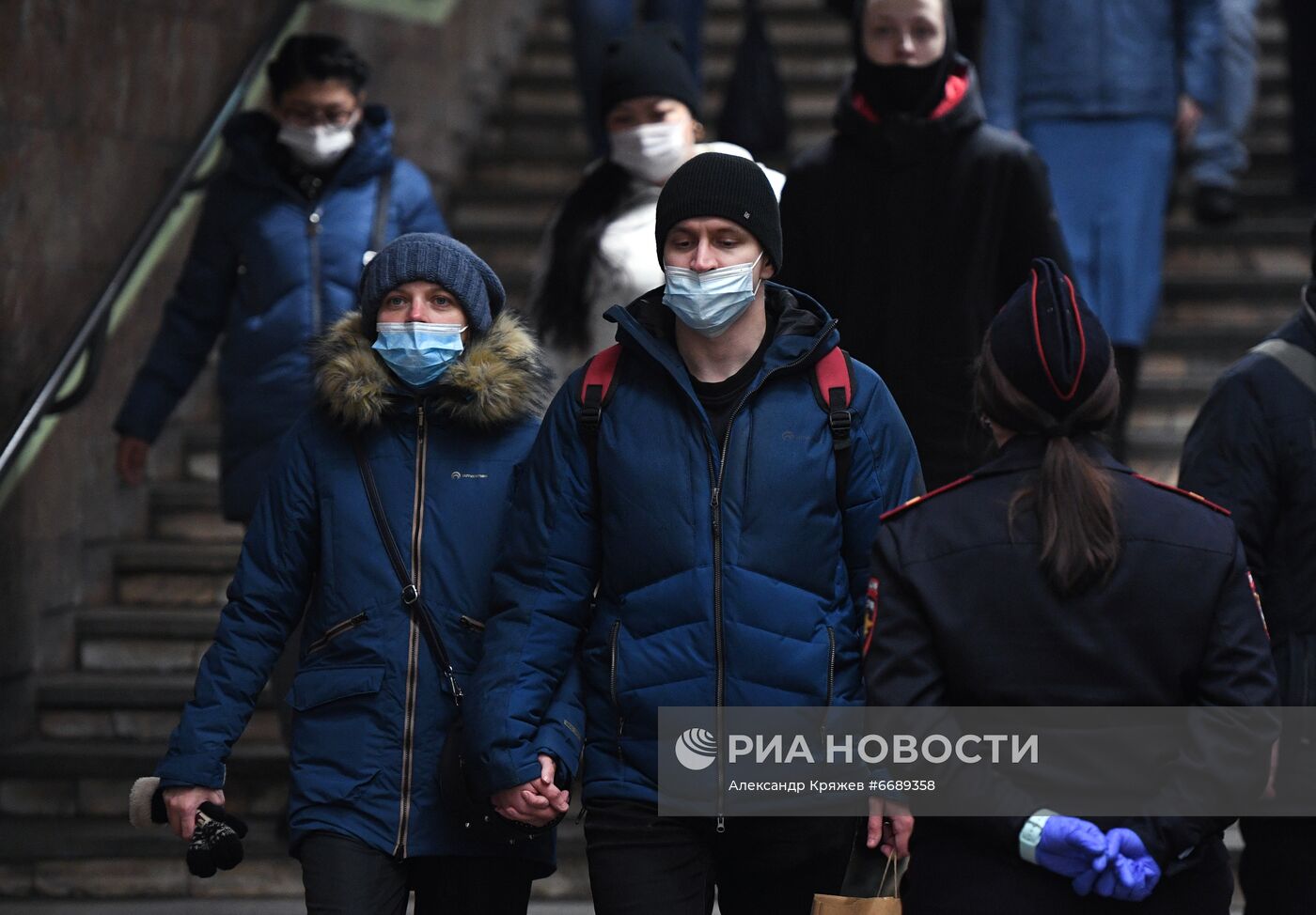 Рейд по соблюдению масочного режима в метрополитене 