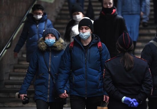 Рейд по соблюдению масочного режима в метрополитене 