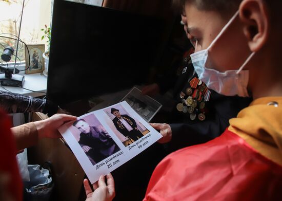 Работа волонтеров в рамках Всероссийкой акции "Мы вместе" в регионах России