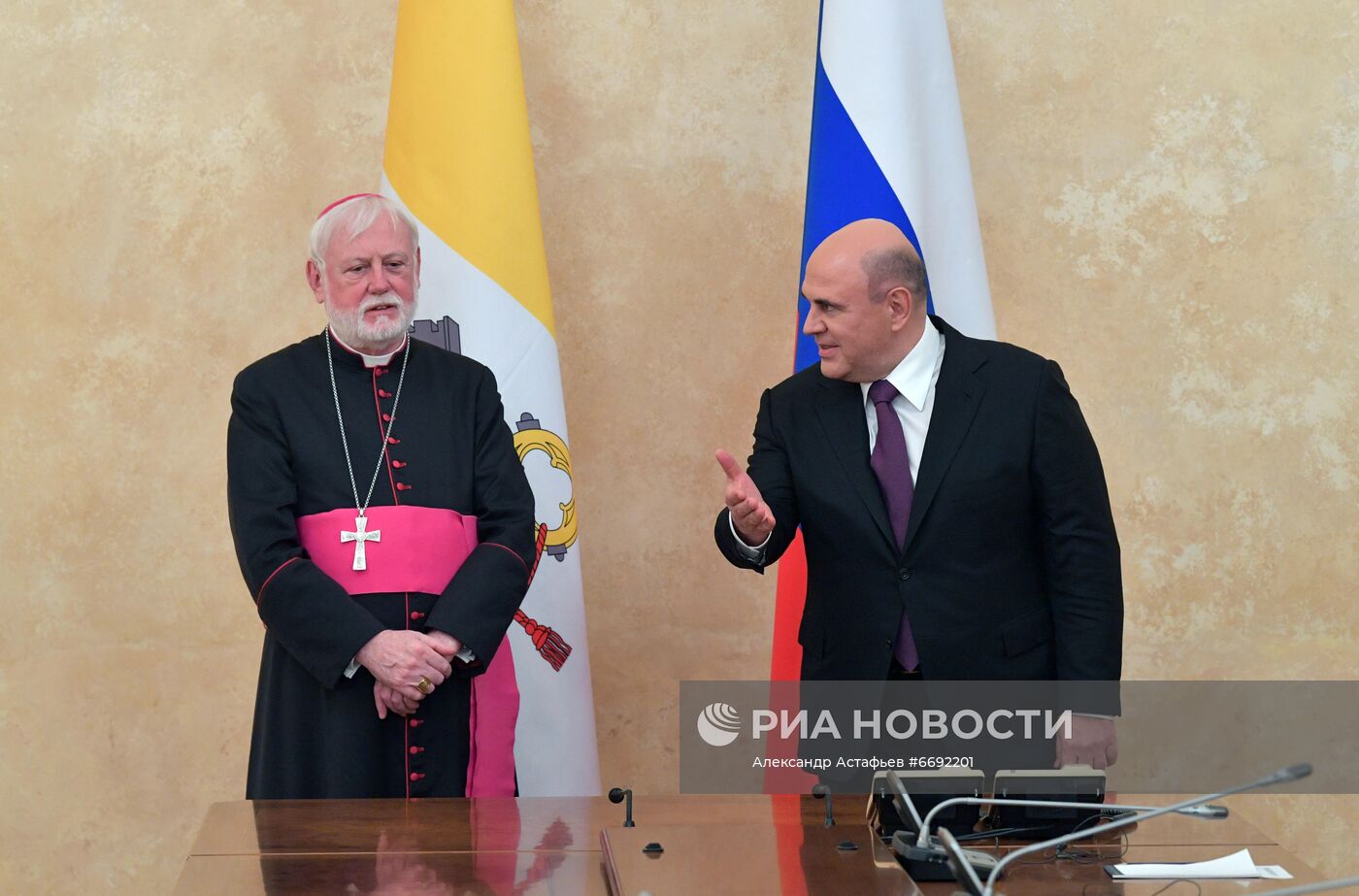 Встреча премьер-министра РФ М. Мишустина с секретарем Святого престола по отношениям с государствами П. Галлахером