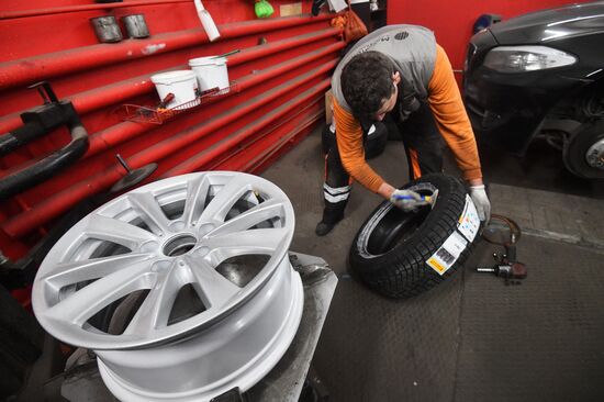 Сезонная замена автомобильной резины