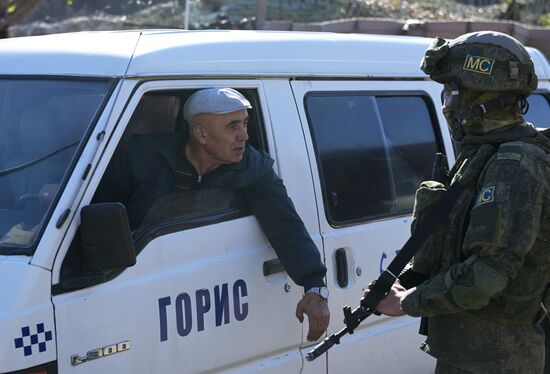 Работа российского миротворческого контингента в Нагорном Карабахе