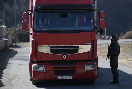 Работа российского миротворческого контингента в Нагорном Карабахе