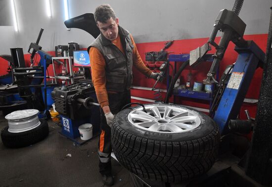 Сезонная замена автомобильной резины